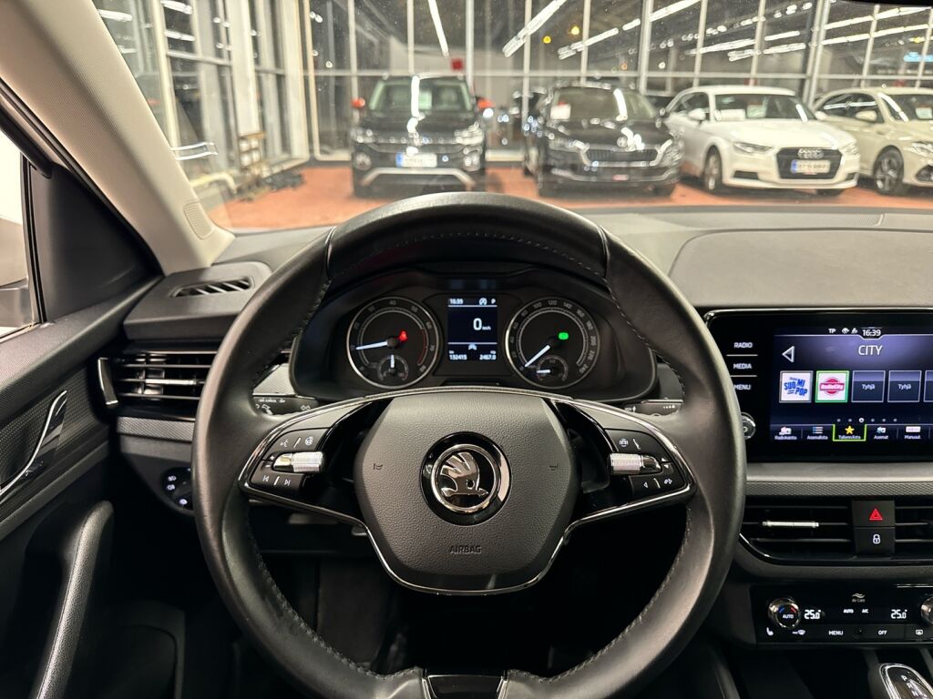 Skoda Scala 2023 Valkoinen