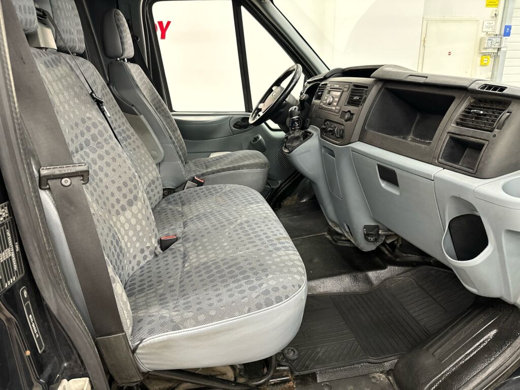 Ford Transit 2011 Musta