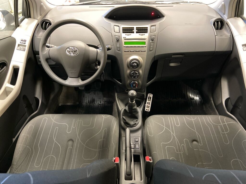 Toyota Yaris 2010 Hopea