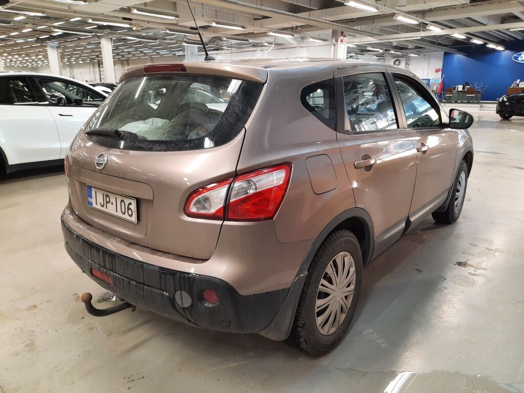 Nissan Qashqai 2010 Ruskea (beige)