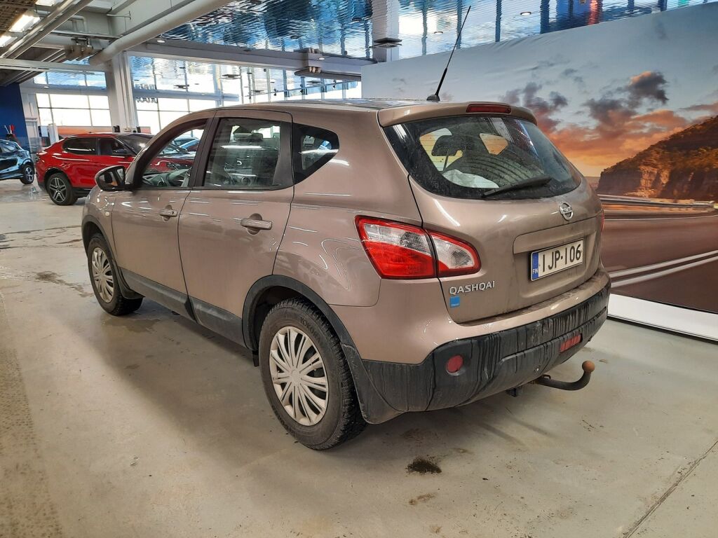 Nissan Qashqai 2010 Ruskea (beige)