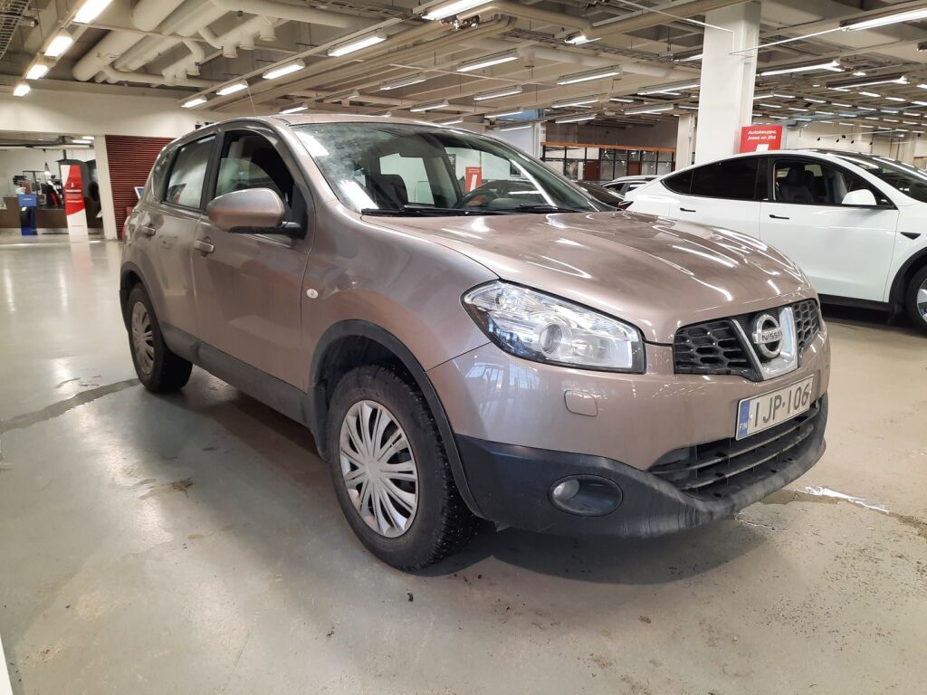 Nissan Qashqai 2010 Ruskea (beige)