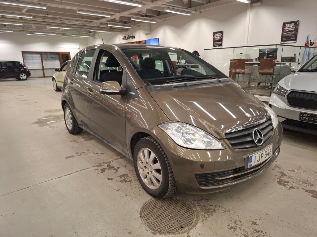 Mercedes-Benz A 2010 Ruskea (beige)