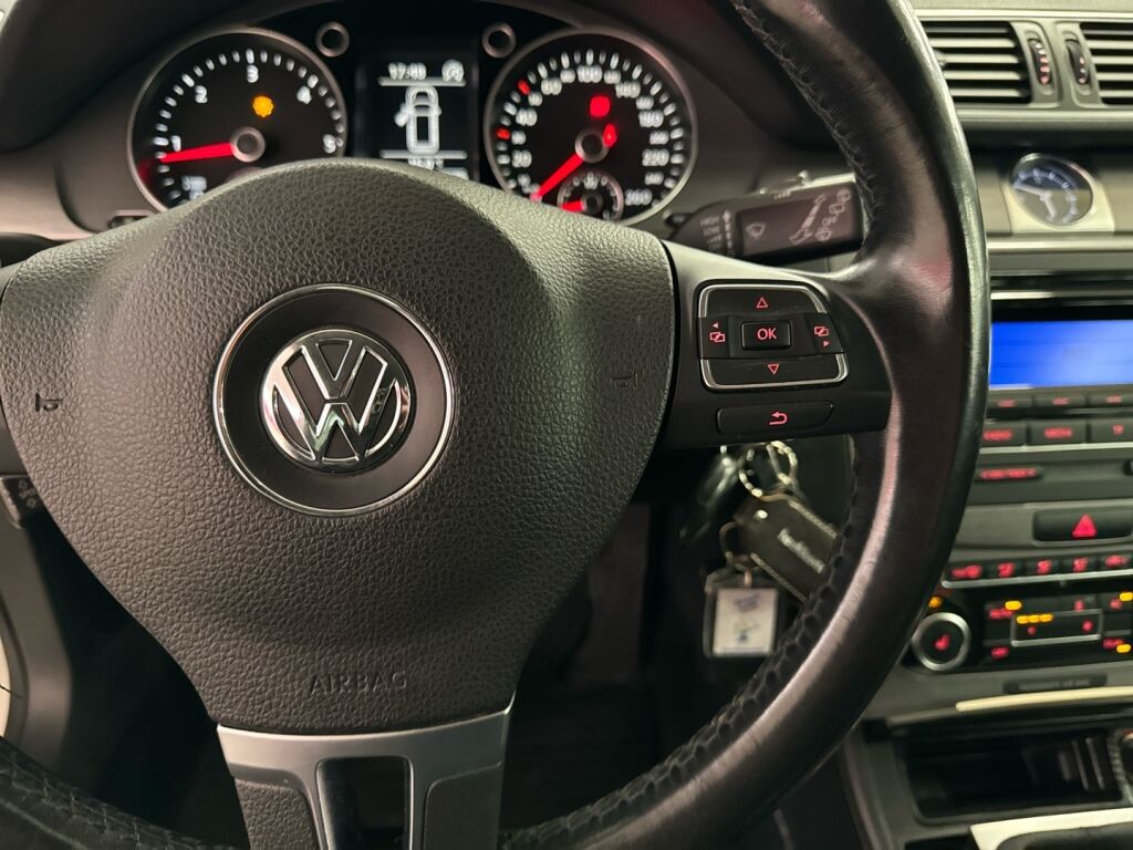 Volkswagen Passat 2011 Valkoinen