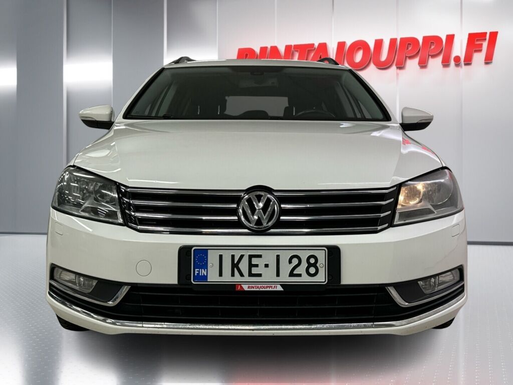 Volkswagen Passat 2011 Valkoinen