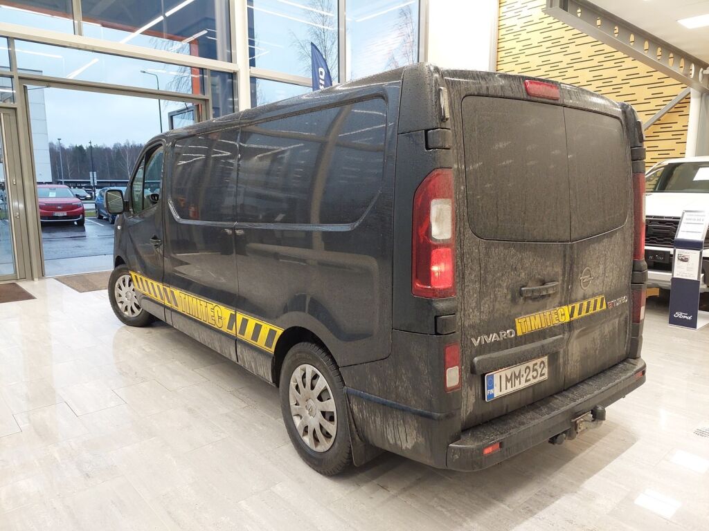 Opel Vivaro 2016 Musta