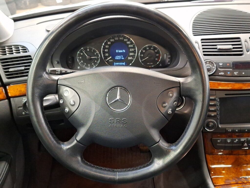 Mercedes-Benz E 2003 Harmaa