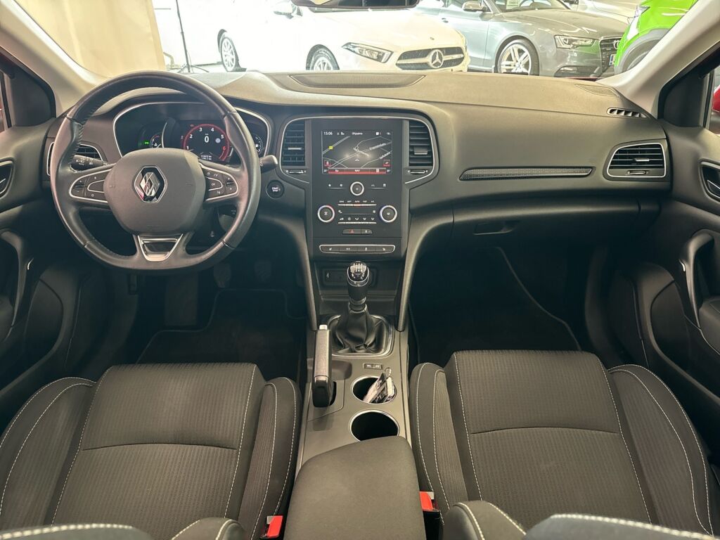 Renault Megane 2017 Punainen