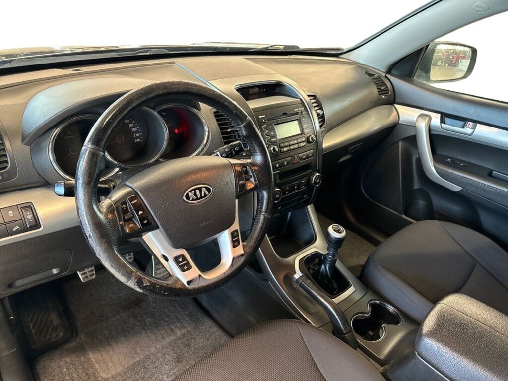 Kia Sorento 2012 Musta