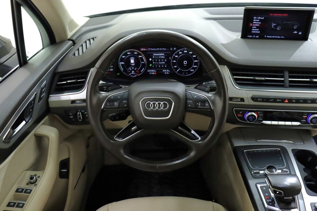 Audi Q7 2016 Harmaa