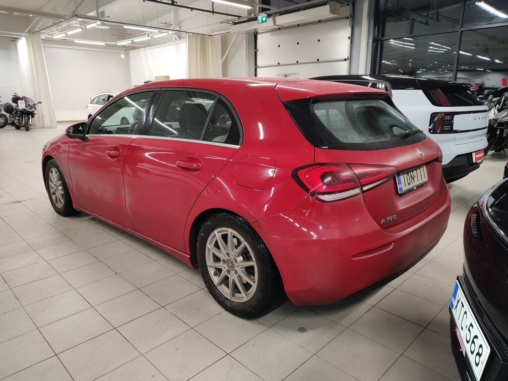 Mercedes-Benz A 2018 Punainen