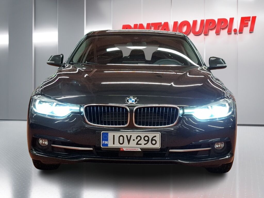 BMW 330 2017 Ruskea (beige)