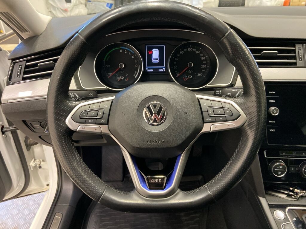 Volkswagen Passat 2020 Valkoinen