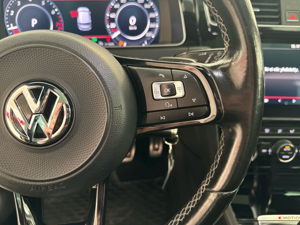 Volkswagen Golf 2017 Keltainen