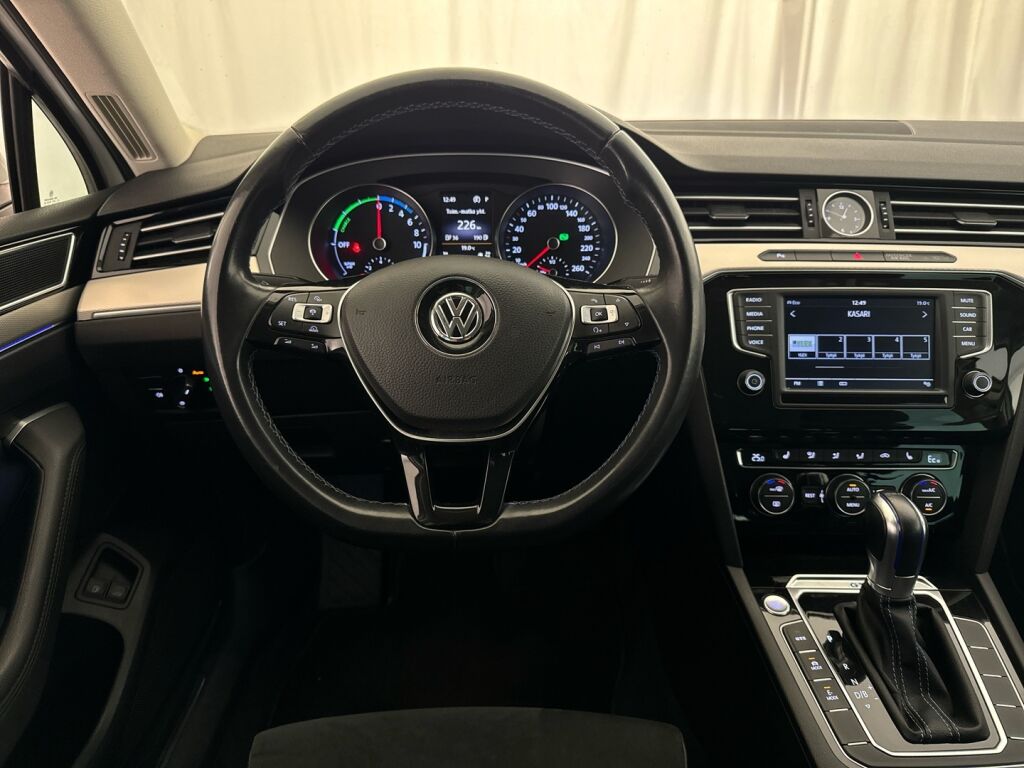 Volkswagen Passat 2016 Valkoinen