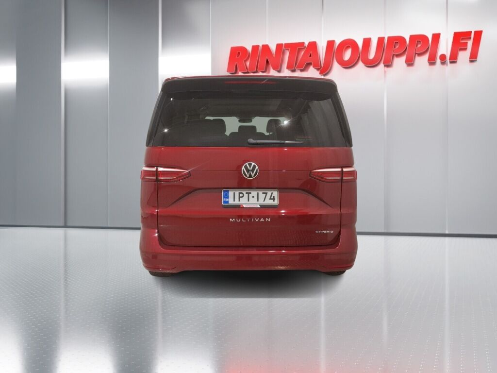 Volkswagen Multivan 2022 Punainen