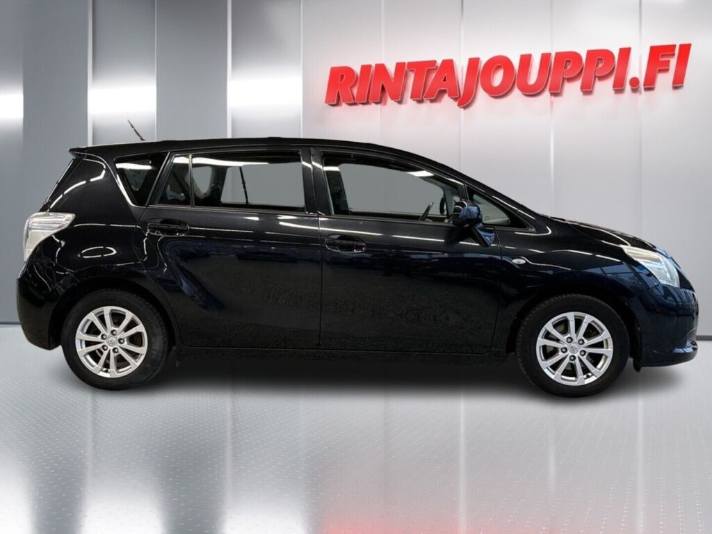 Toyota Verso 2011 Musta