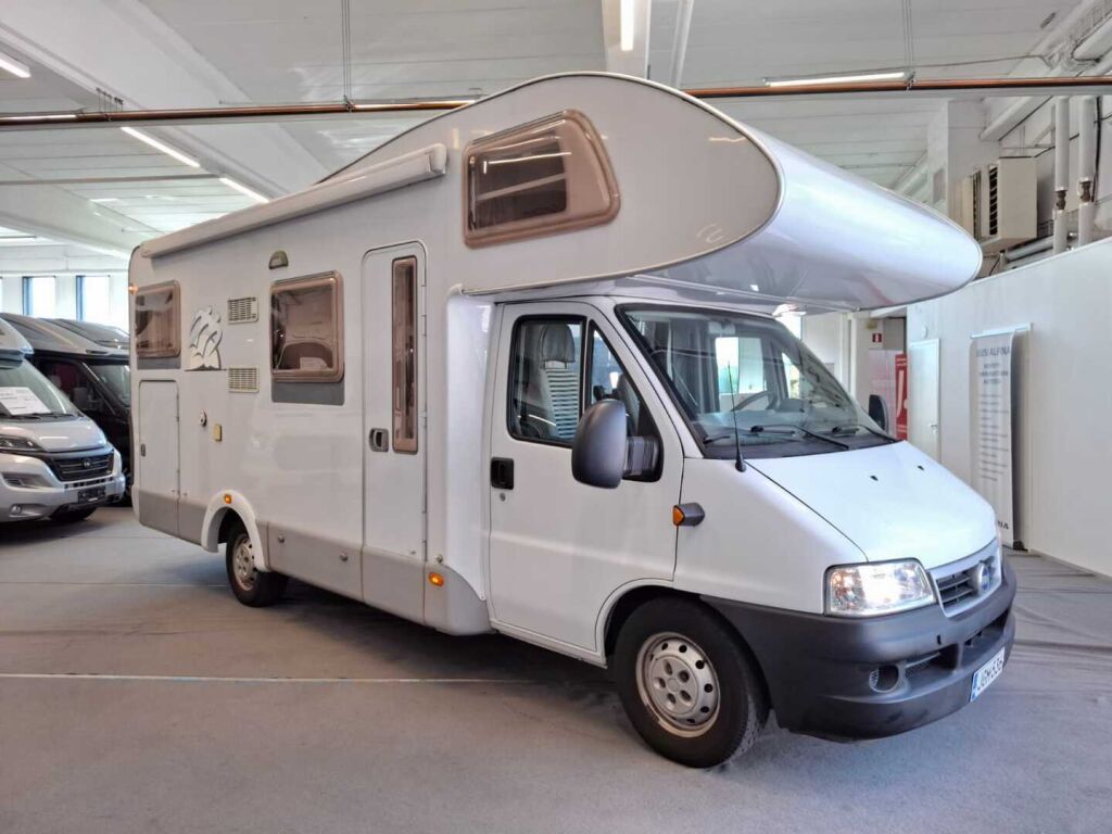 Knaus Sun-Traveller 655 LG 2006 Valkoinen