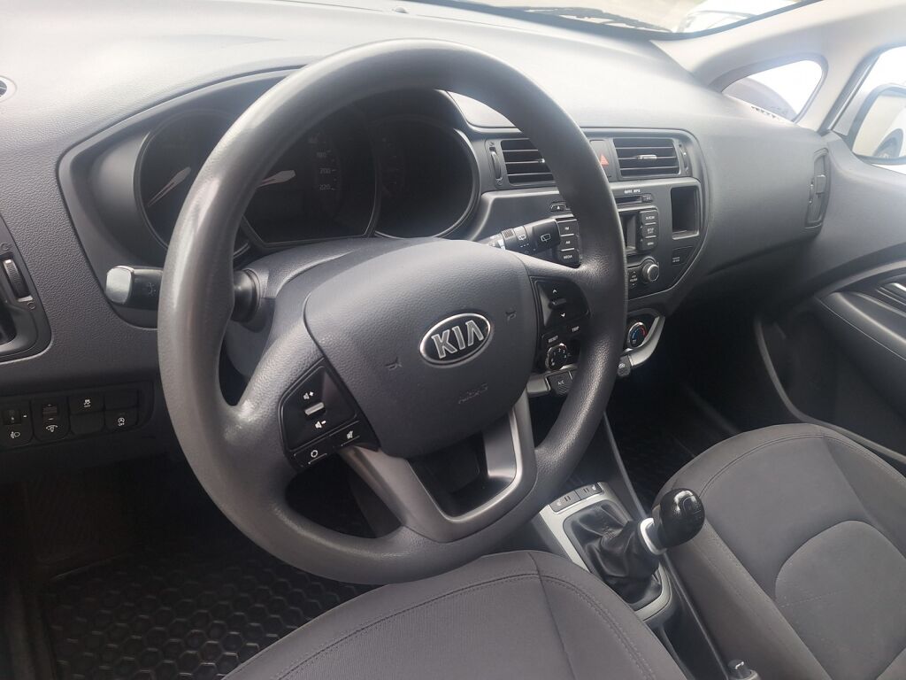 Kia Rio 2013 Hopea