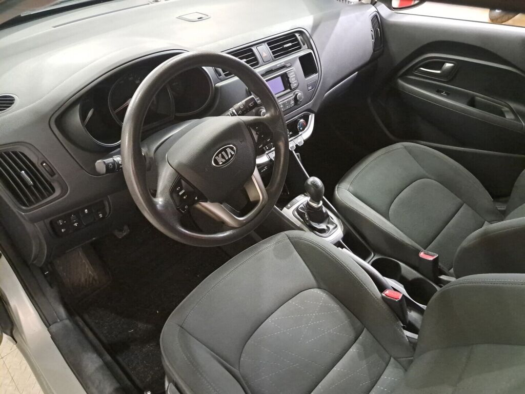 Kia Rio 2013 Ruskea (beige)