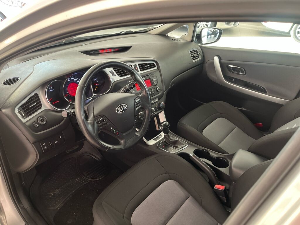 Kia Ceed 2013 Hopea