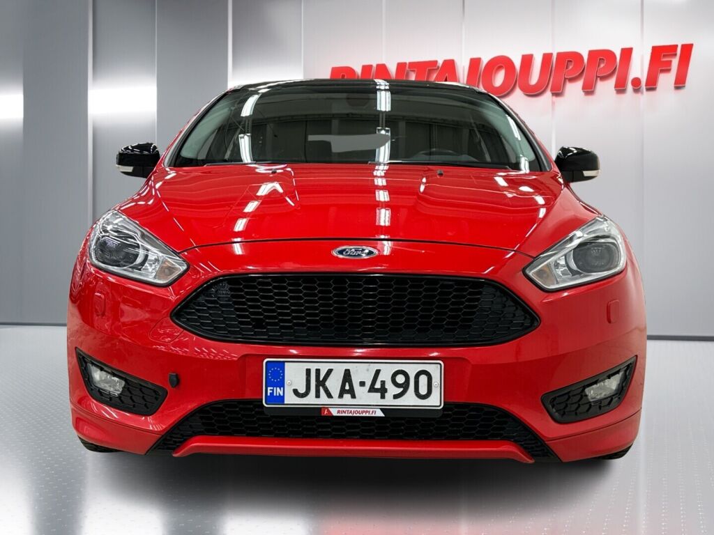 Ford Focus 2016 Punainen