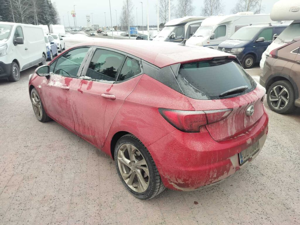 Opel Astra 2020 Punainen