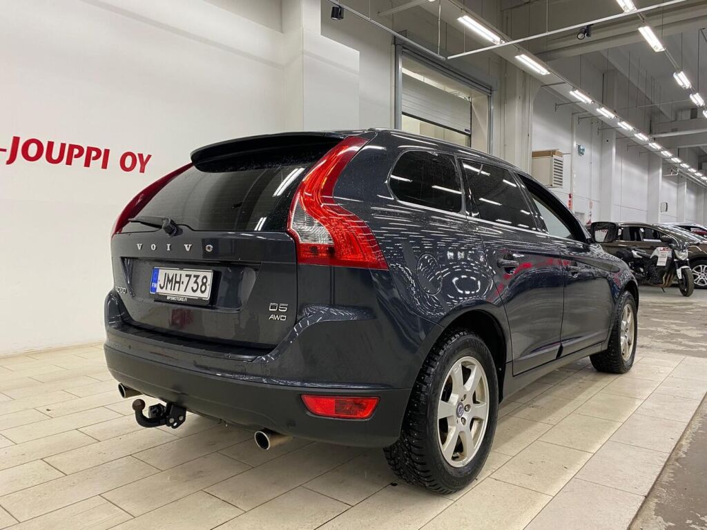 Volvo XC60 2010 Musta