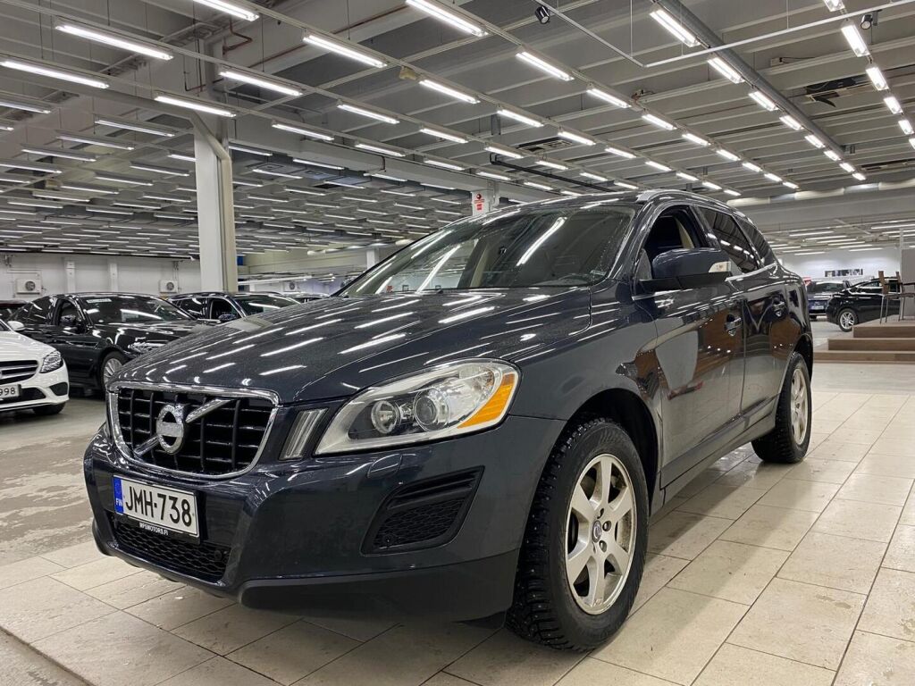 Volvo XC60 2010 Musta