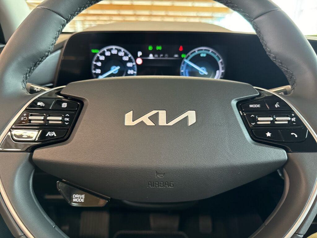 Kia Niro 2024 Musta