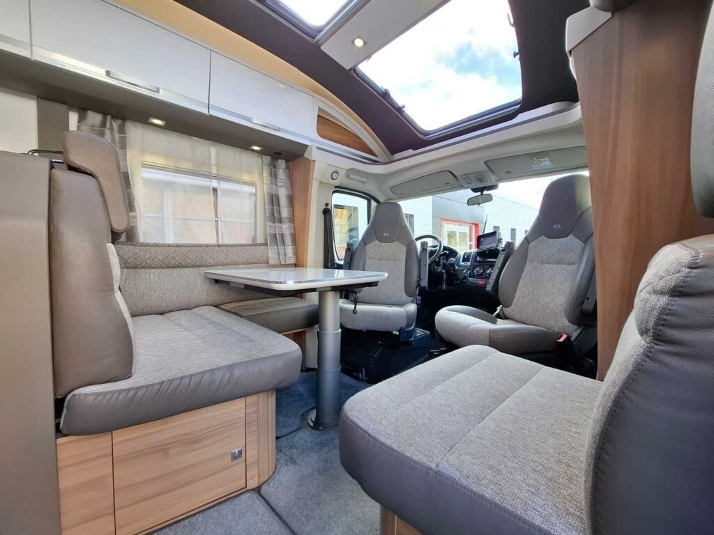 Adria CORAL SUPREME 670 SC 2018 Harmaa