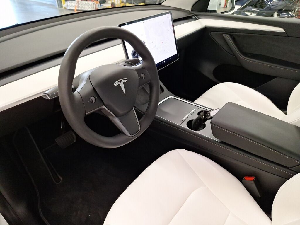 Tesla Model Y 2021 