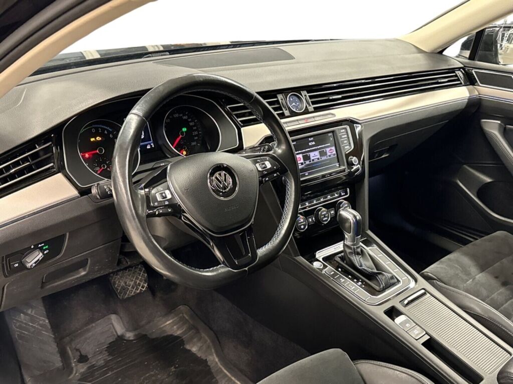 Volkswagen Passat 2017 Musta