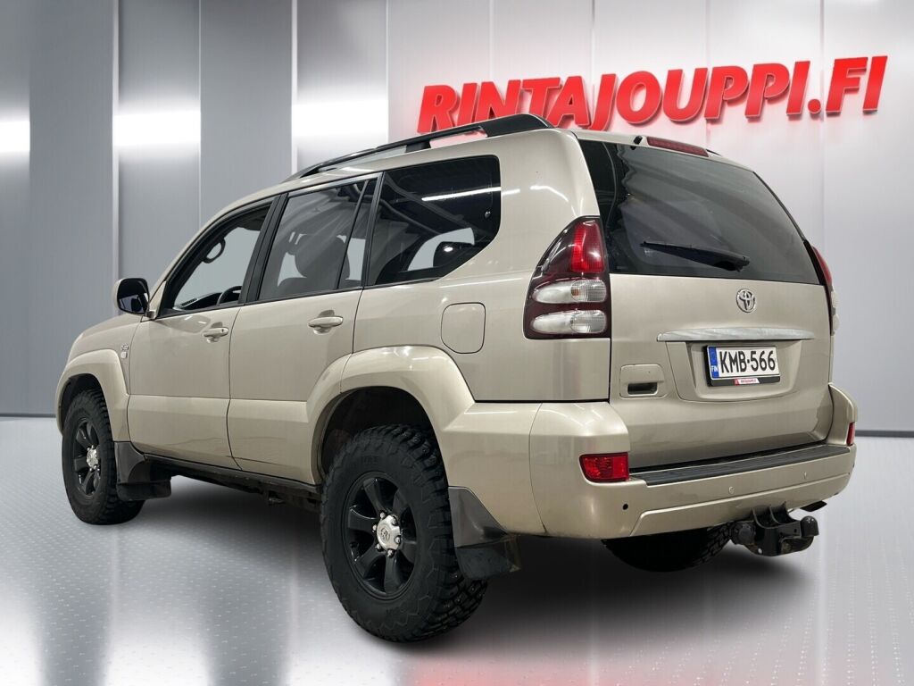 Toyota Land Cruiser 2005 Ruskea (beige)