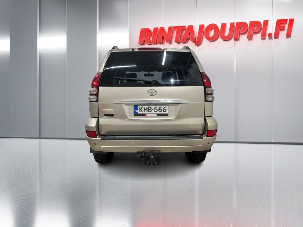 Toyota Land Cruiser 2005 Ruskea (beige)