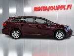 Toyota Avensis 2014 Punainen