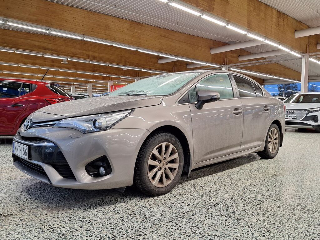 Toyota Avensis 2016 Ruskea (beige)