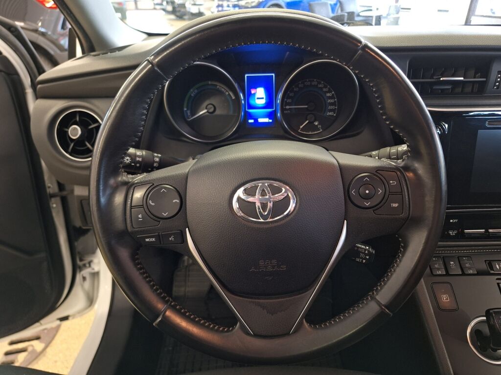 Toyota Auris 2016 Valkoinen