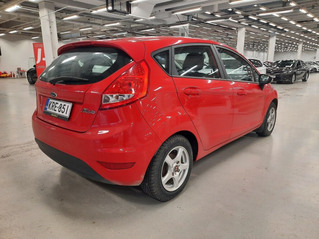 Ford Fiesta 2011 Punainen