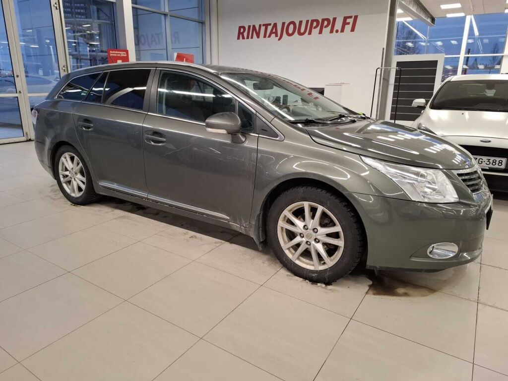 Toyota Avensis 2011 Vihreä