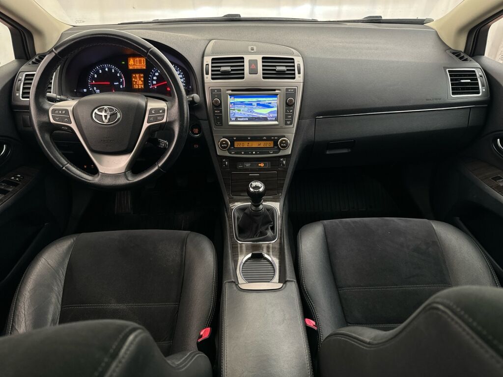 Toyota Avensis 2012 Harmaa