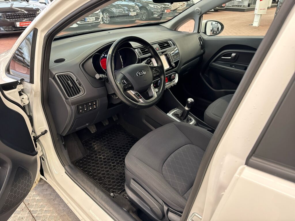 Kia Rio 2017 Valkoinen