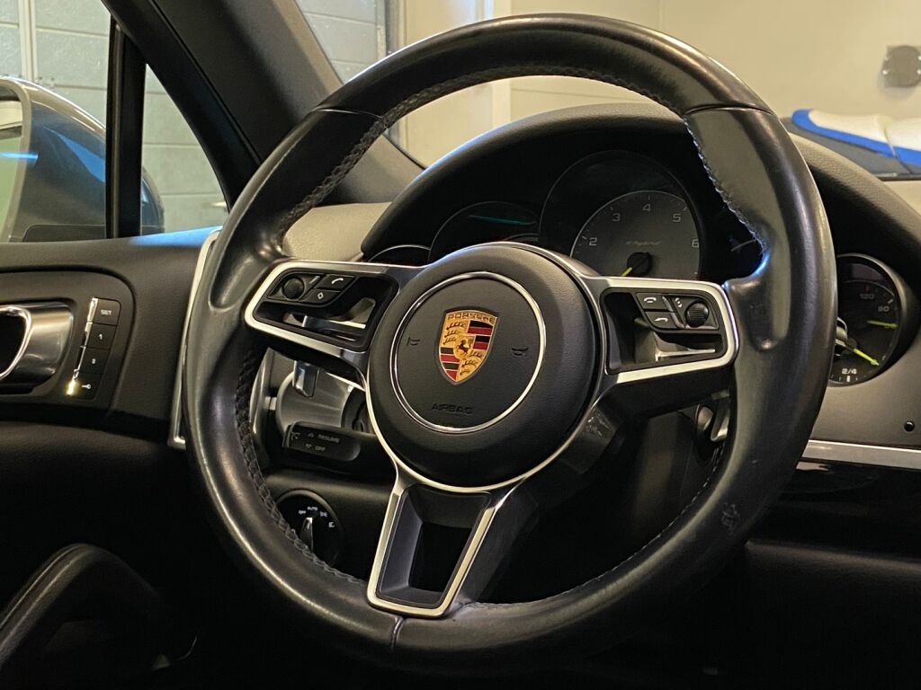 Porsche Cayenne 2016 Harmaa