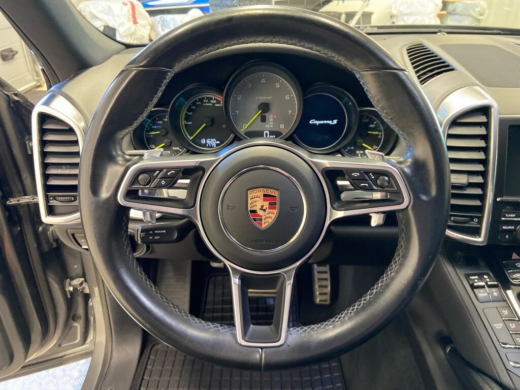 Porsche Cayenne 2016 Harmaa