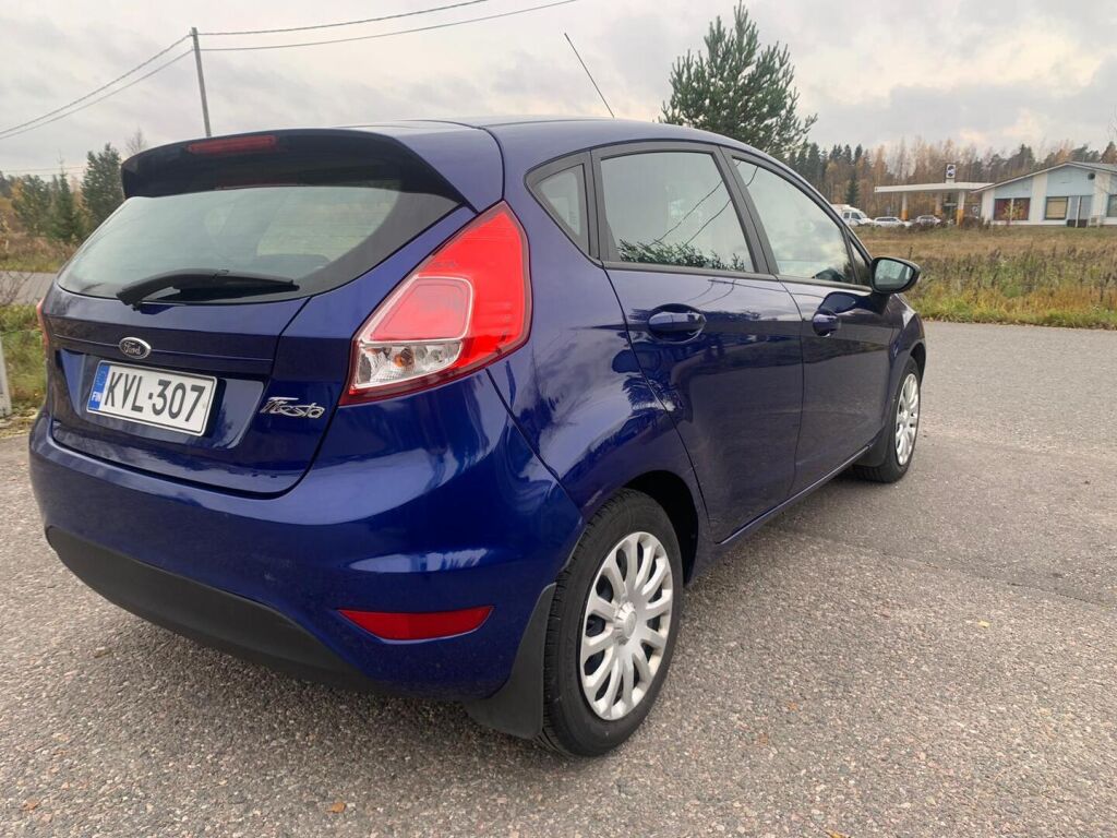 Ford Fiesta 2015 Sininen