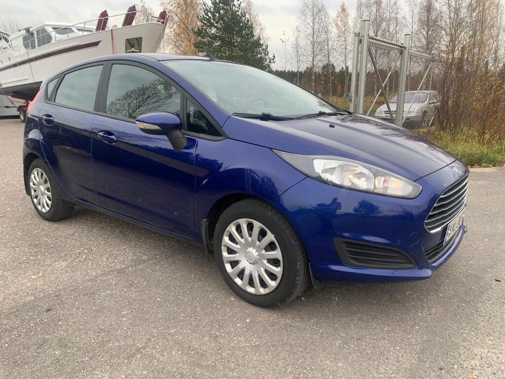 Ford Fiesta 2015 Sininen