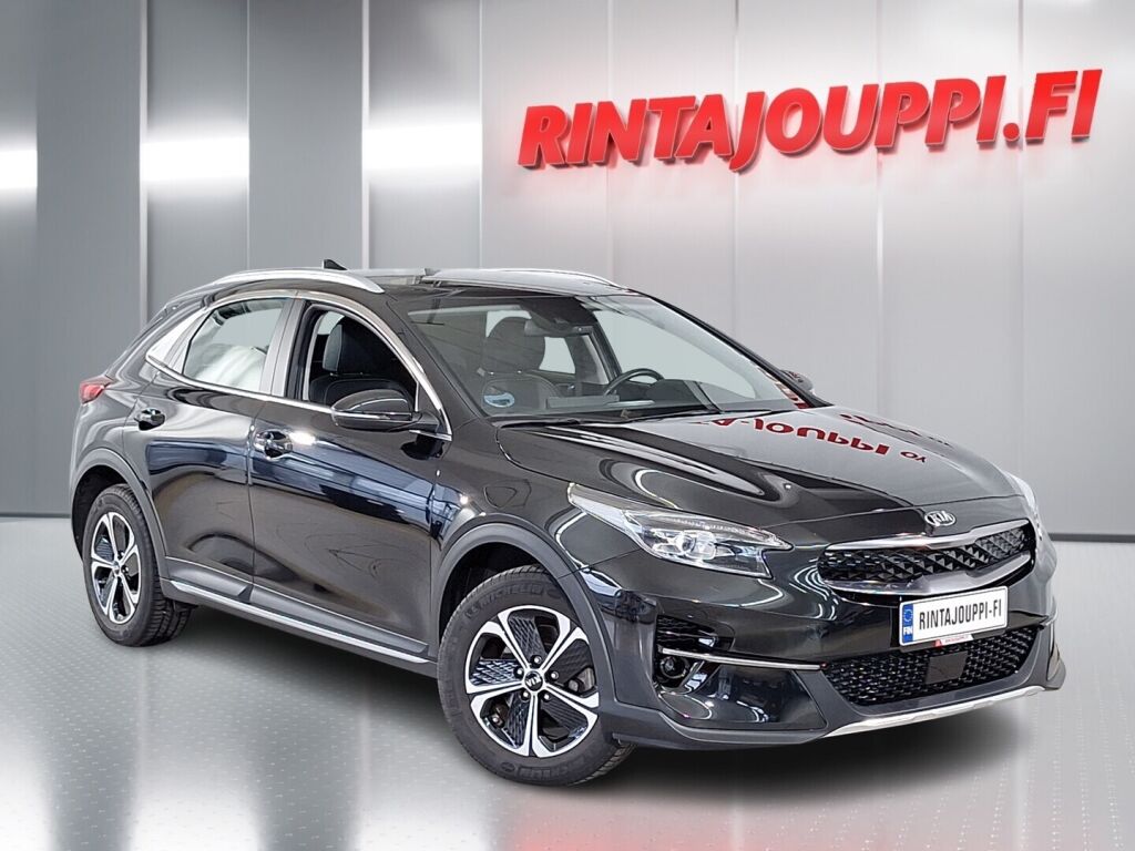 Kia XCeed 2021 met.musta