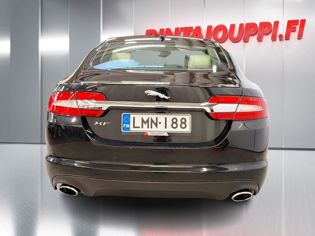 Jaguar XF 2014 Musta