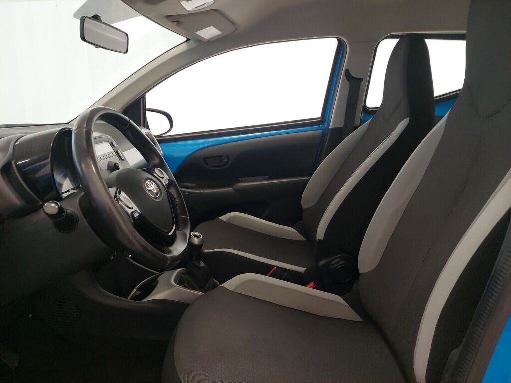 Toyota AYGO 2015 Sininen