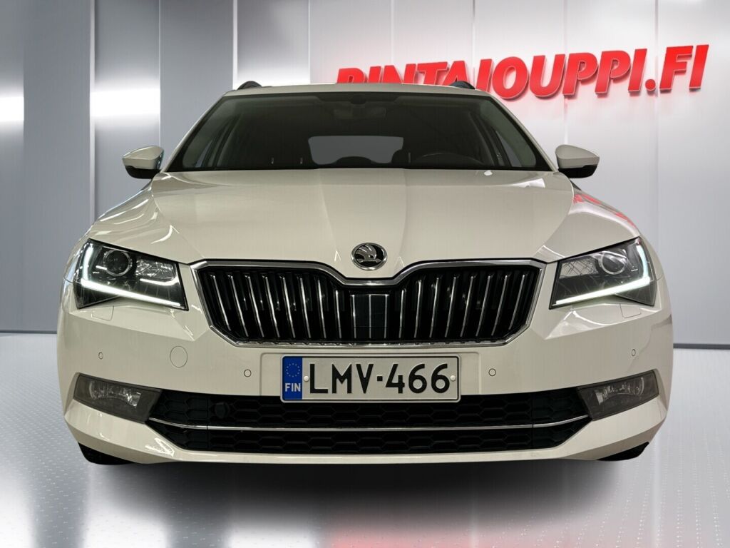 Skoda Superb 2016 Valkoinen